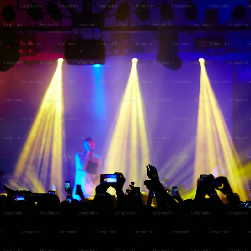 premium_photo-1683127810190-054b7e9eeba5
