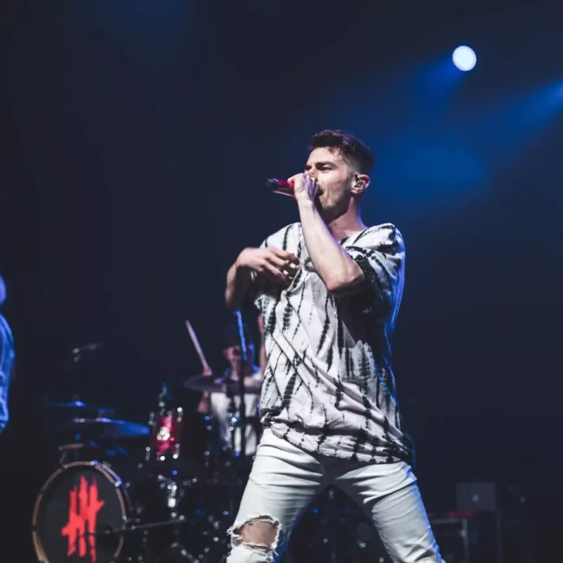 xhow-to-promote-a-band-concert.jpg.pagespeed.ic.x96DJ8BcOM